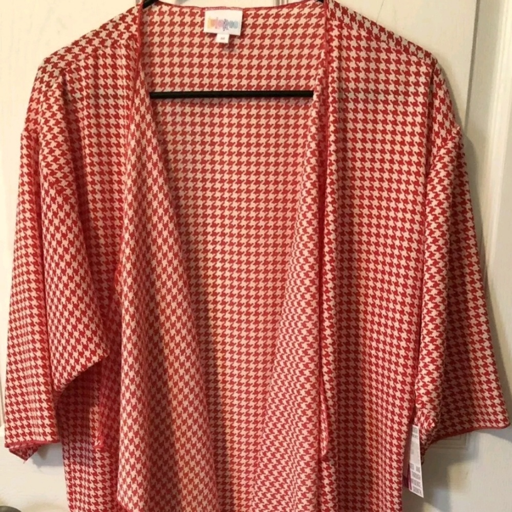 Gorgeous New NWT Lularoe Houndstooth Cardi Coverup